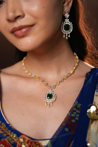 Henna Diamond Classic Gold Pendant Drop Necklace Set