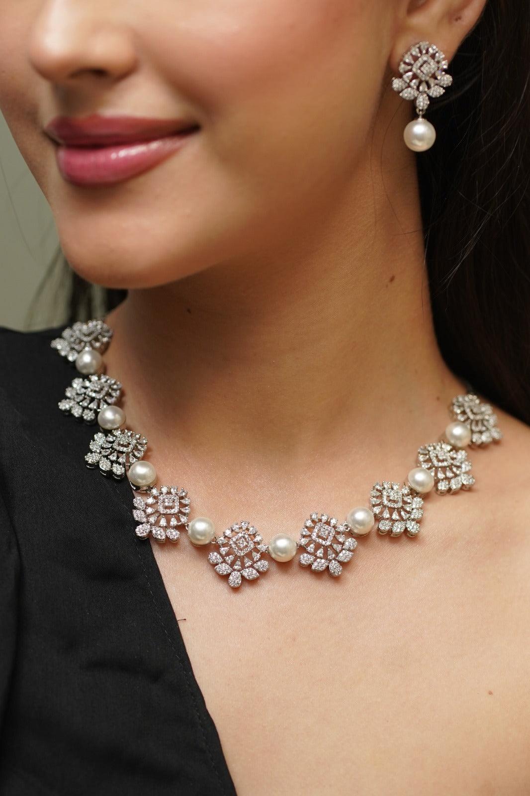 Marilyn Diamond Necklace Set with Pearls