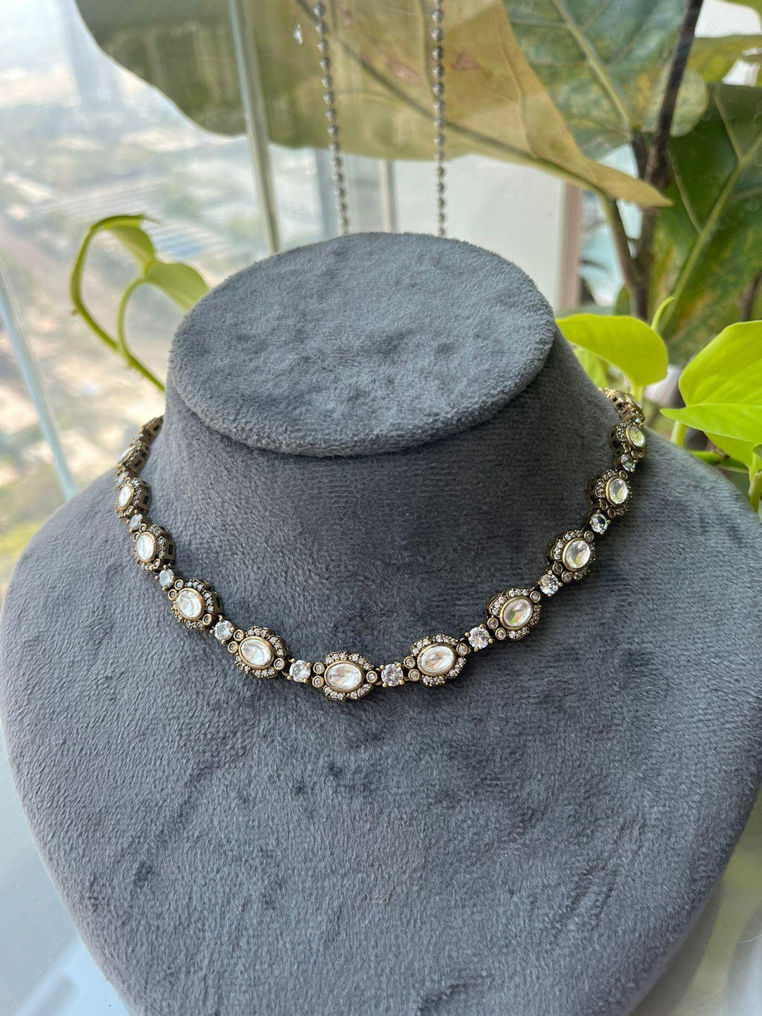 Collier Long En Argent 925 Plaqué Or Jaune - Serti De Diamants Polki Naturels Et émeraudes - Style Antique - 22 Pouces